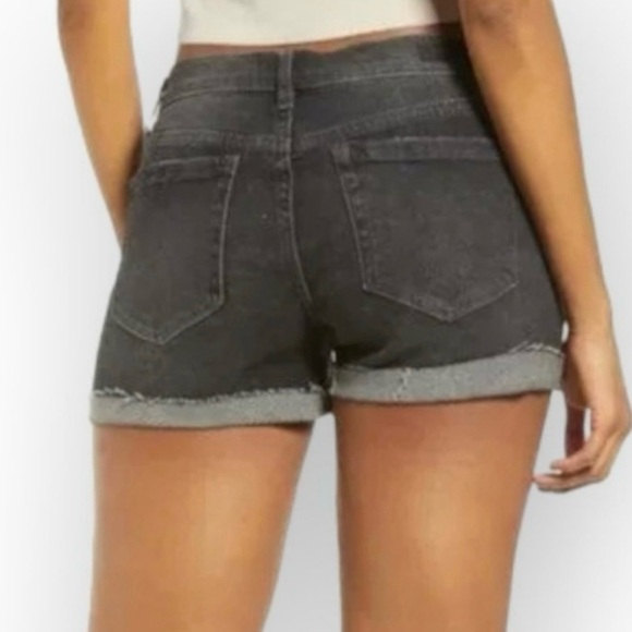 Blank NYC NWT roll up short Size 27 28 and 29 - Picture 2 of 10